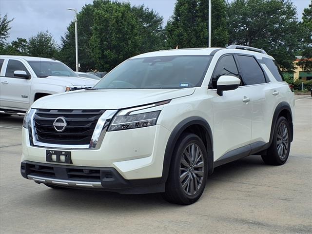 2024 Nissan Pathfinder SL