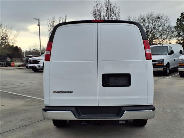 2025 Chevrolet Express 2500