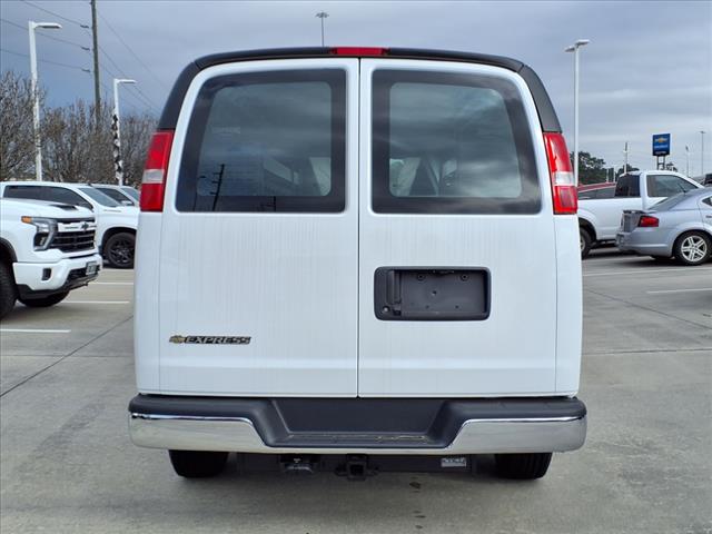 2025 Chevrolet Express 2500