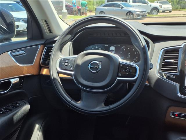 2022 Volvo XC90 T5 Momentum