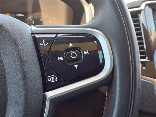 2022 Volvo XC90 T5 Momentum