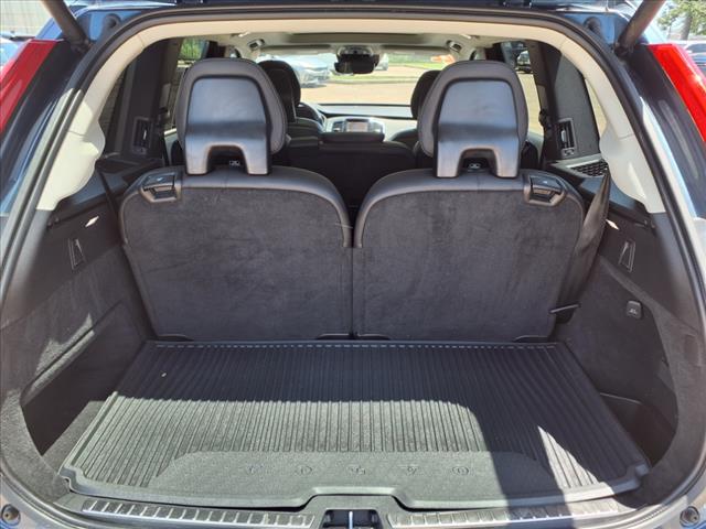 2022 Volvo XC90 T5 Momentum