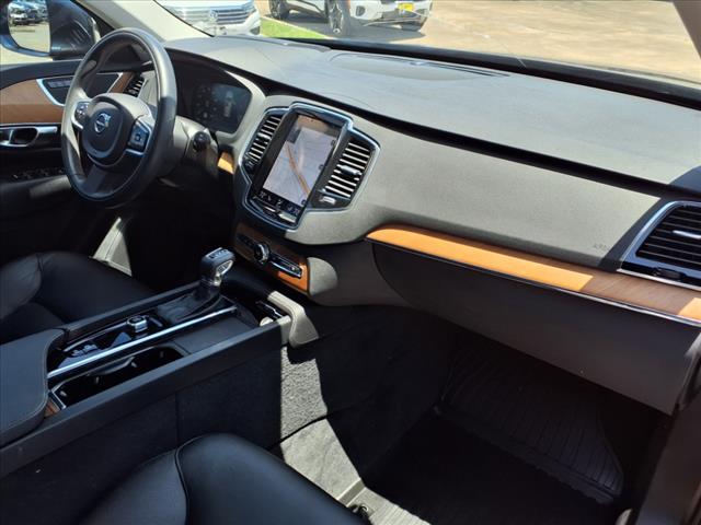 2022 Volvo XC90 T5 Momentum