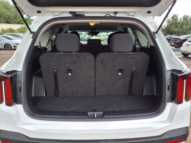 2025 Kia Sorento LX