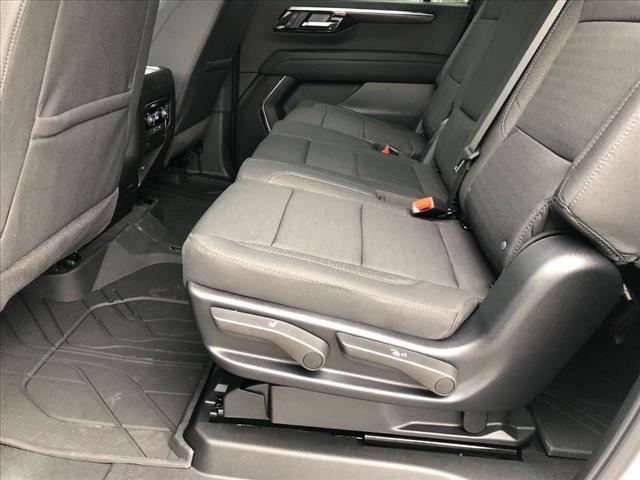 2025 Chevrolet Suburban LS