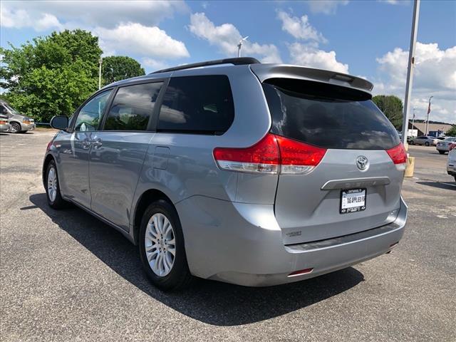 2013 Toyota Sienna XLE 8-Passenger