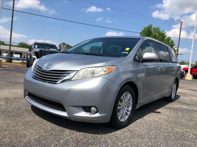 2013 Toyota Sienna XLE 8-Passenger
