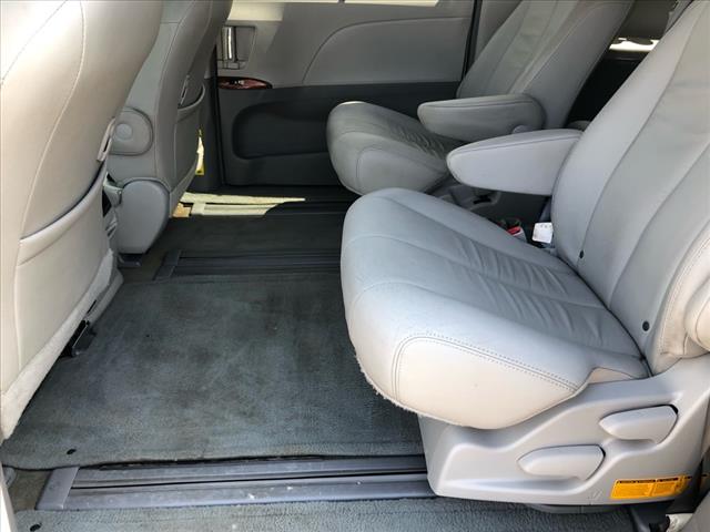 2013 Toyota Sienna XLE 8-Passenger