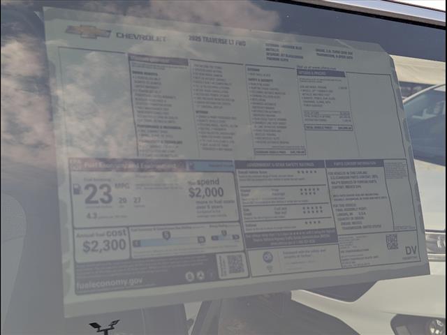 2025 Chevrolet Traverse LT