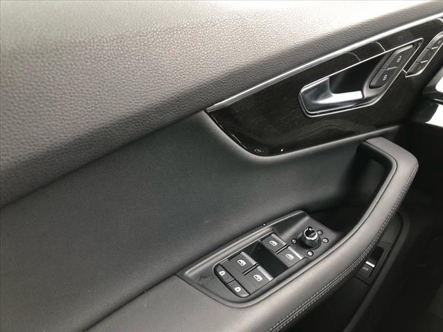 2024 Audi Q7 quattro Premium Plus 45 TFSI