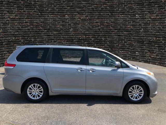 2013 Toyota Sienna XLE 8-Passenger