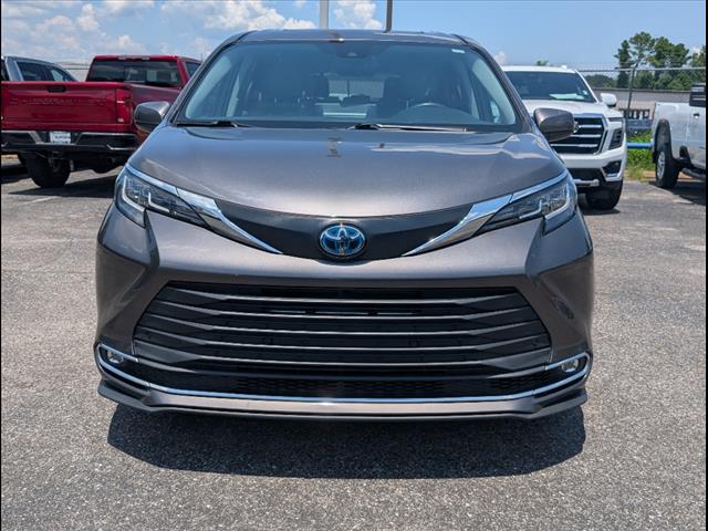 2023 Toyota Sienna XLE 8-Passenger
