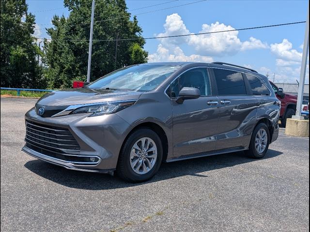 2023 Toyota Sienna XLE 8-Passenger