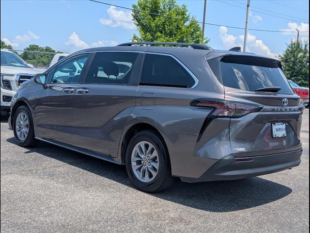 2023 Toyota Sienna XLE 8-Passenger