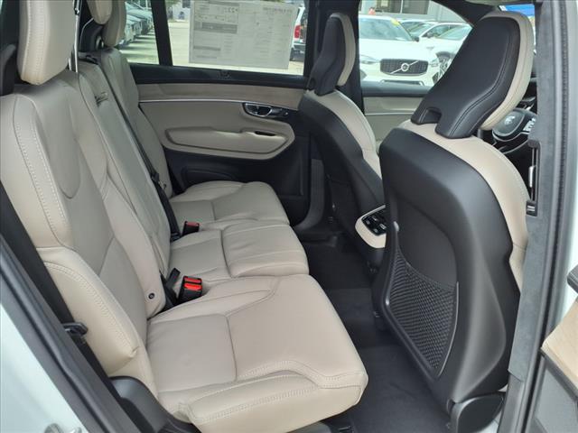 2026 Volvo B6 AWD ULTRA DARK THEME 7 B6 Ultra Dark Theme 7P