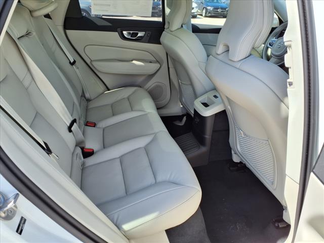 2025 Volvo XC60 T8 Plus Dark Theme