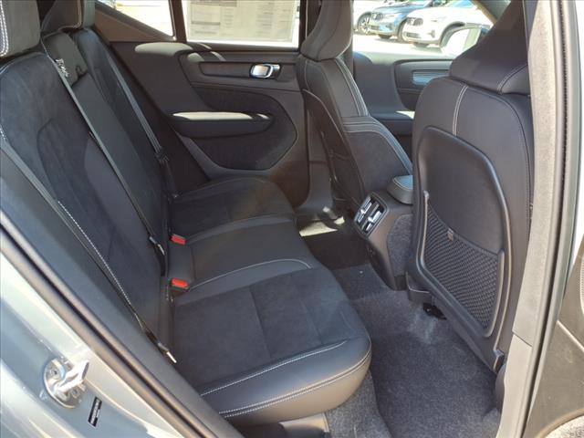 2026 Volvo XC40 B4 Plus Bright Theme