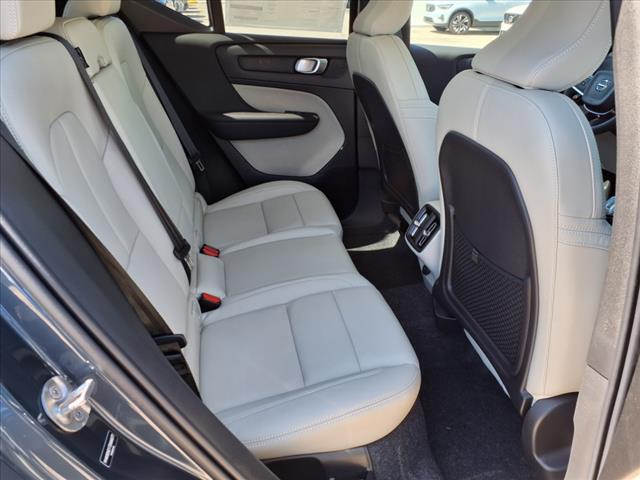 2026 Volvo XC40 B4 Plus Bright Theme