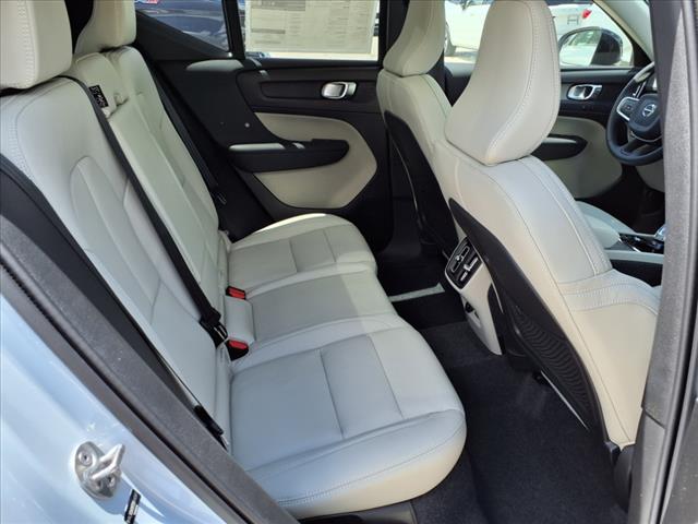 2026 Volvo XC40 B5 Plus Dark Theme