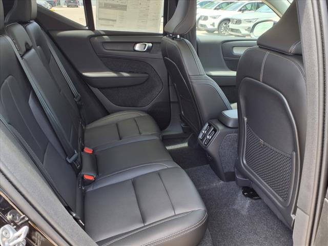 2026 Volvo XC40 ULTRA B5 AWD B5 Ultra Dark Theme