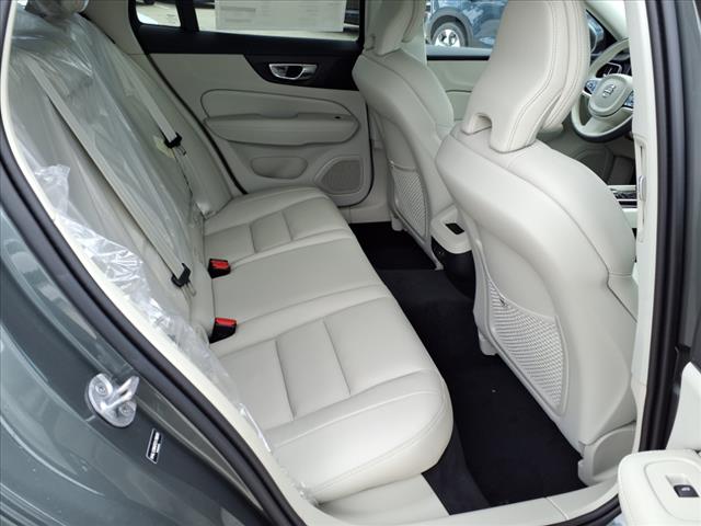 2026 Volvo V60 Cross Country B5 Plus