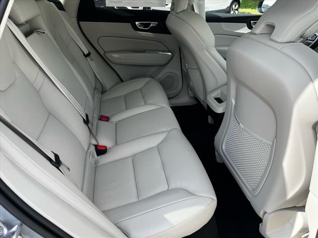 2025 Volvo XC60 B5 Plus Dark Theme