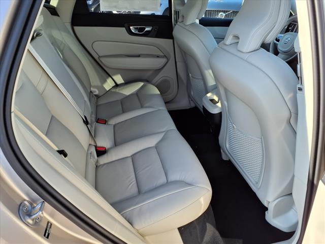 2025 Volvo XC60 B5 Plus Dark Theme