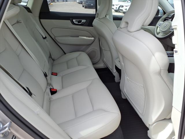 2025 Volvo XC60 B5 Plus Dark Theme