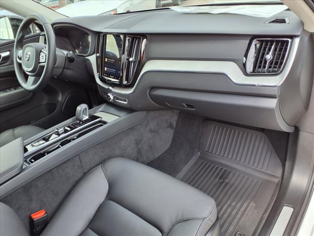2025 Volvo XC60 B5 Plus Dark Theme