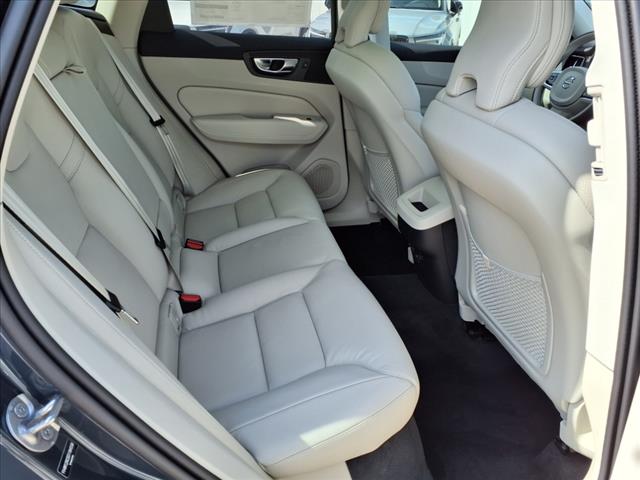 2025 Volvo XC60 B5 Plus Dark Theme