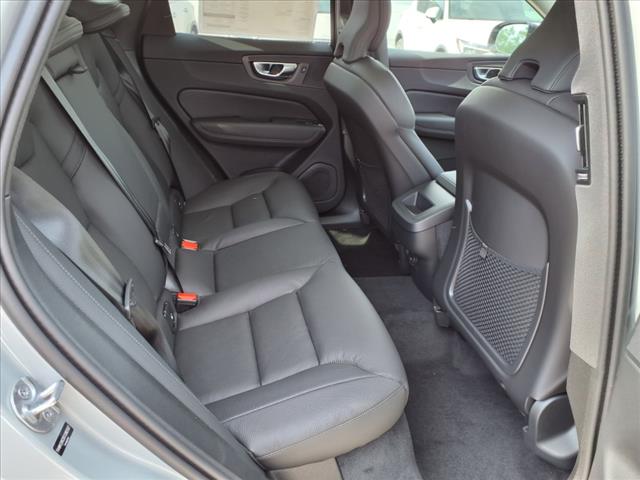 2025 Volvo XC60 B5 Plus Dark Theme