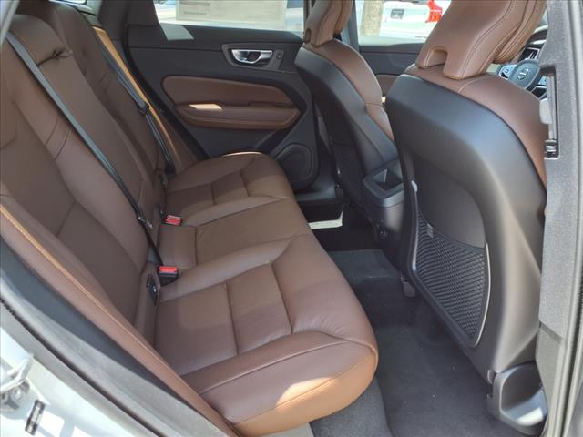 2025 Volvo XC60 B5 Plus Dark Theme