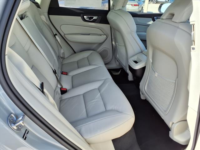 2025 Volvo XC60 B5 Plus Dark Theme
