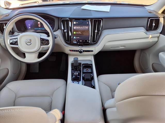 2025 Volvo XC60 B5 Plus Dark Theme