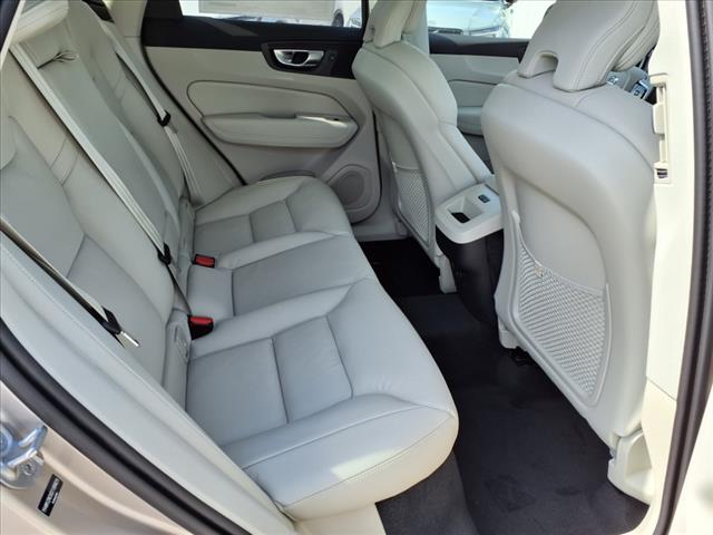 2025 Volvo XC60 B5 Plus Dark Theme