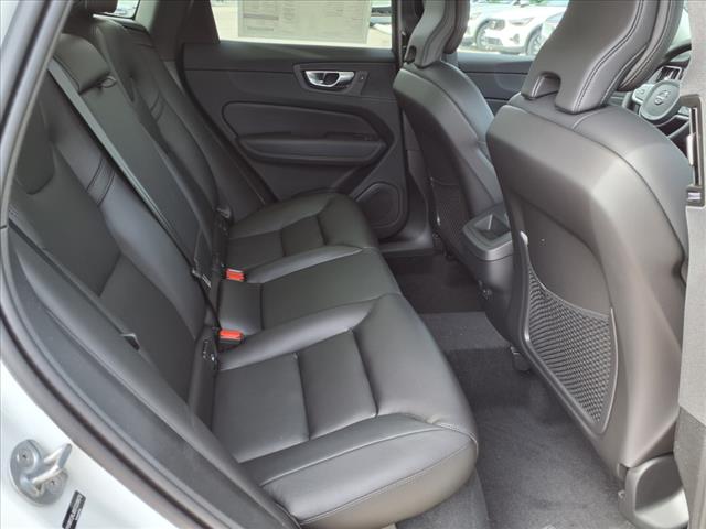 2025 Volvo XC60 B5 Core Dark Theme