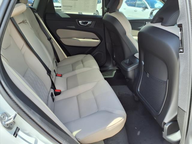 2026 Volvo XC60 B5 Core Dark Theme
