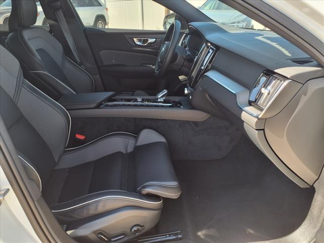 2024 Volvo S60 B5 Plus Black Edition