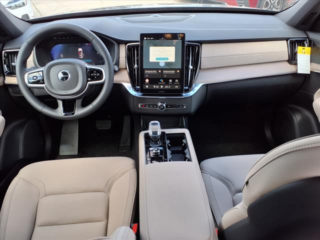 2025 Volvo XC90 T8 Plus Bright Theme 7P