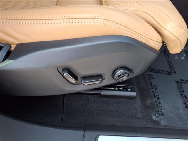 2023 Volvo XC60 B5 Ultimate Bright Theme