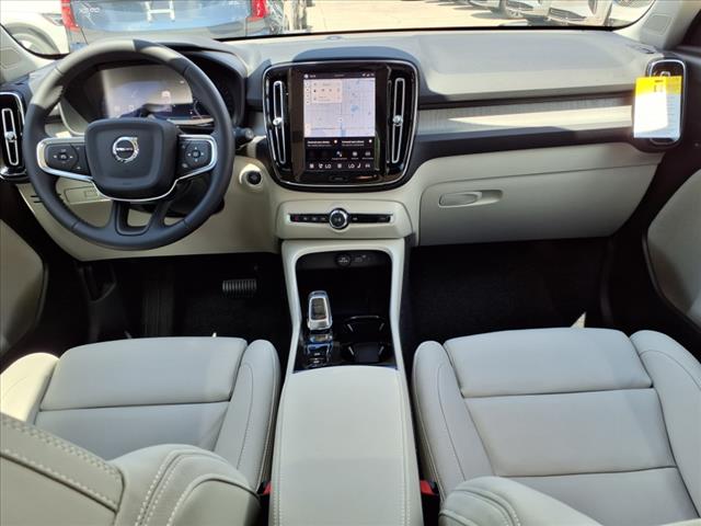 2026 Volvo XC40 B5 Plus Dark Theme