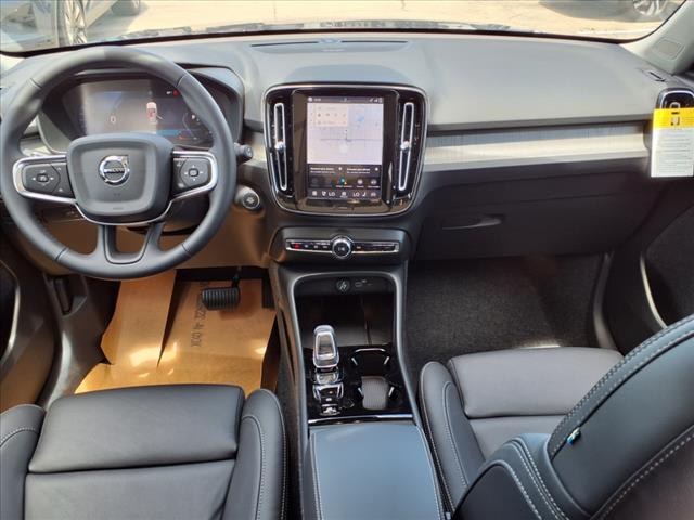 2026 Volvo XC40 ULTRA B5 AWD B5 Ultra Dark Theme