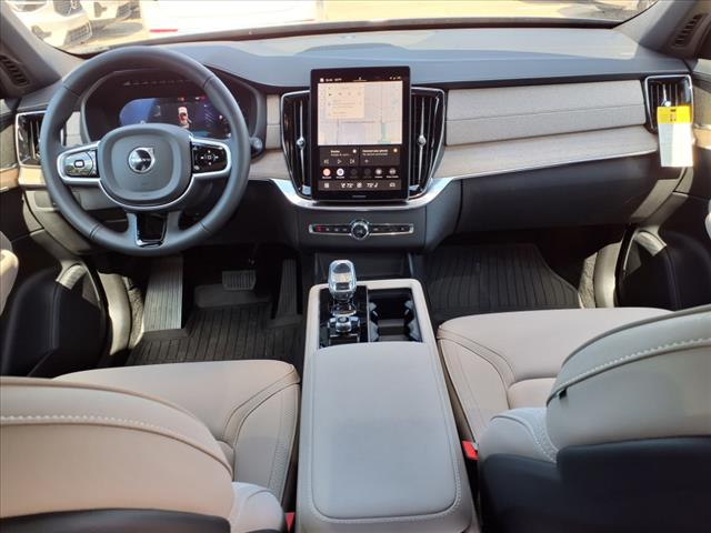 2025 Volvo XC90 B5 Core Bright Theme