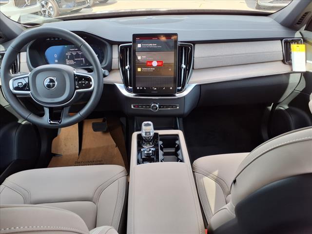 2025 Volvo XC90 B5 Core Bright Theme