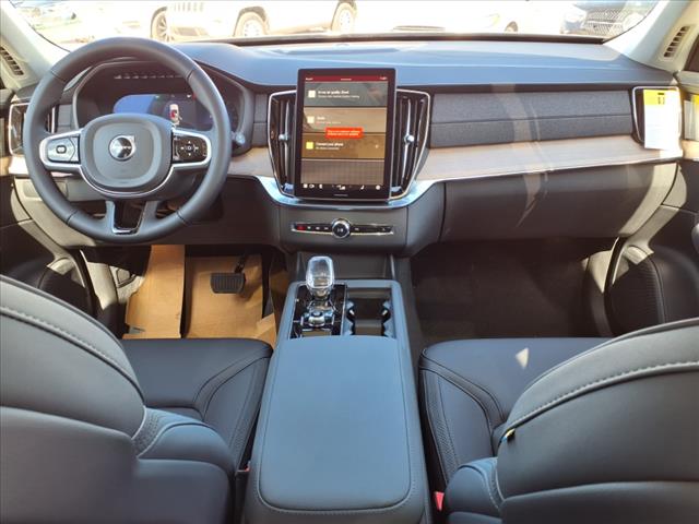 2025 Volvo XC90 B5 Plus Bright Theme 7P