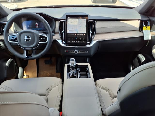 2026 Volvo XC90 B5 Core Bright Theme
