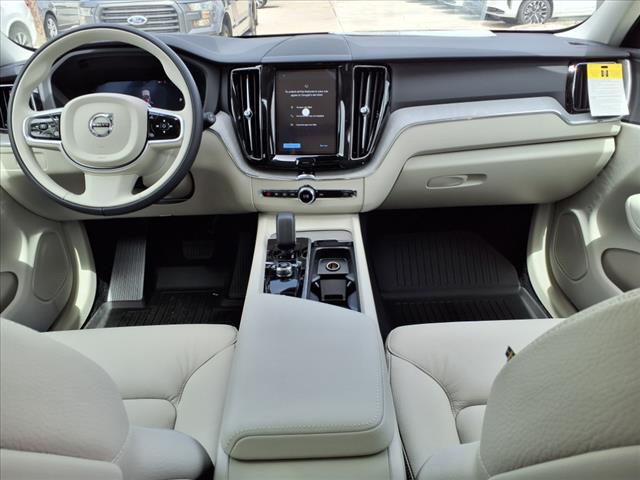 2025 Volvo XC60 B5 Plus Dark Theme