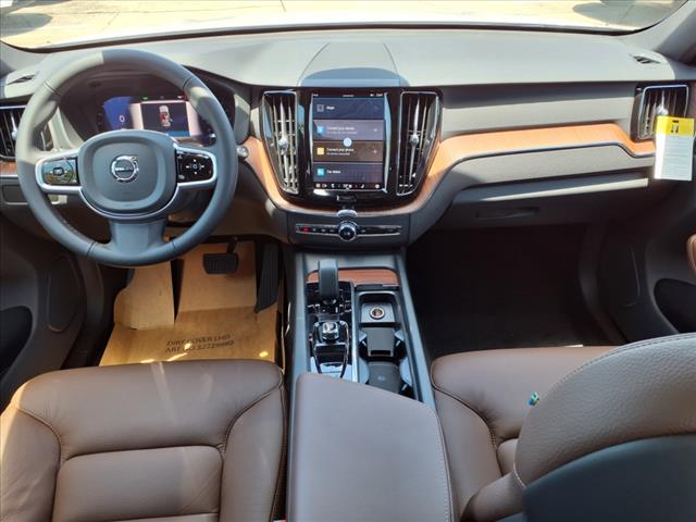 2025 Volvo XC60 B5 Plus Dark Theme