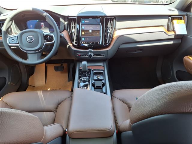 2025 Volvo XC60 B5 Plus Dark Theme
