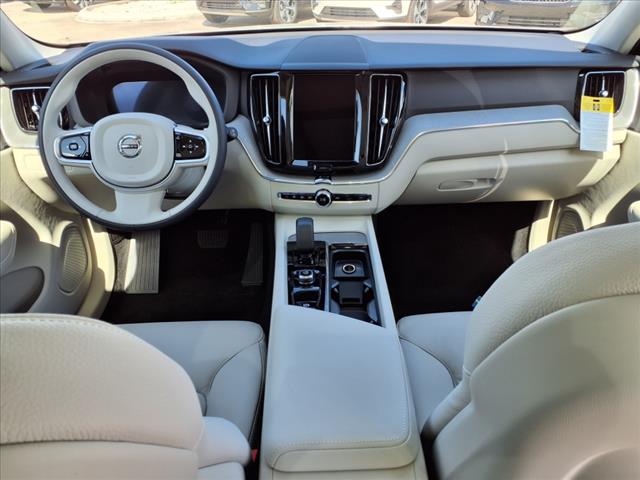 2025 Volvo XC60 B5 Plus Dark Theme